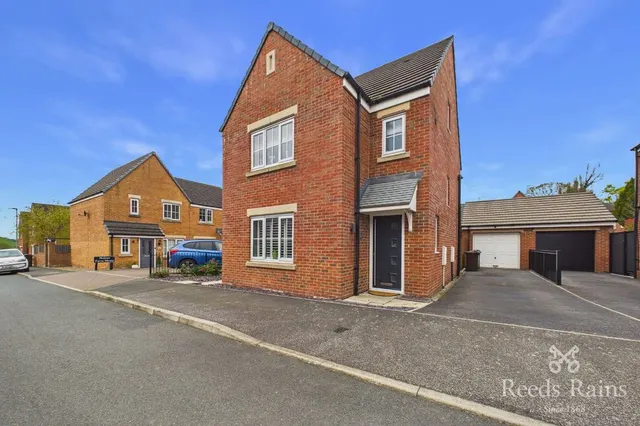 Holme Farm Way, Pontefract, West Yorkshire, WF8, photo 1