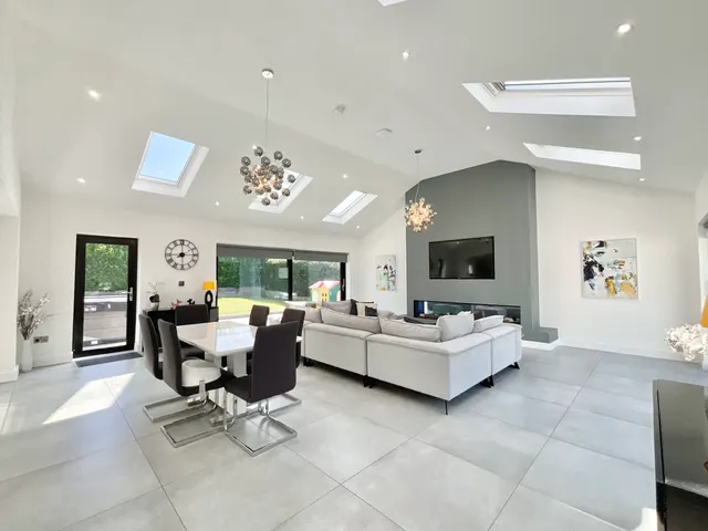 Orchard Close, Oulton, ST15, photo 1