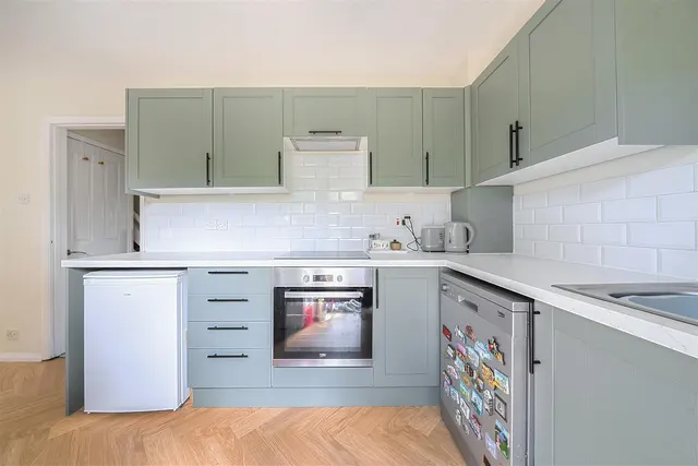 Partridge Close, Corsham, SN13, photo 2