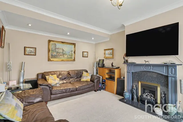 Meadway, Woodford Green, IG8, photo 2