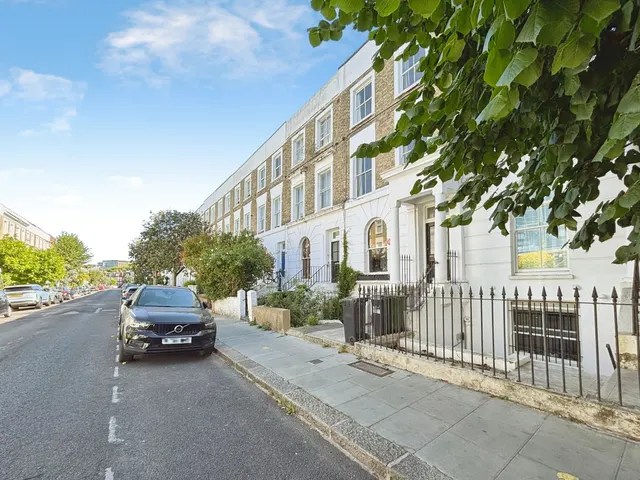 Stanlake Road, London, W12, photo 1