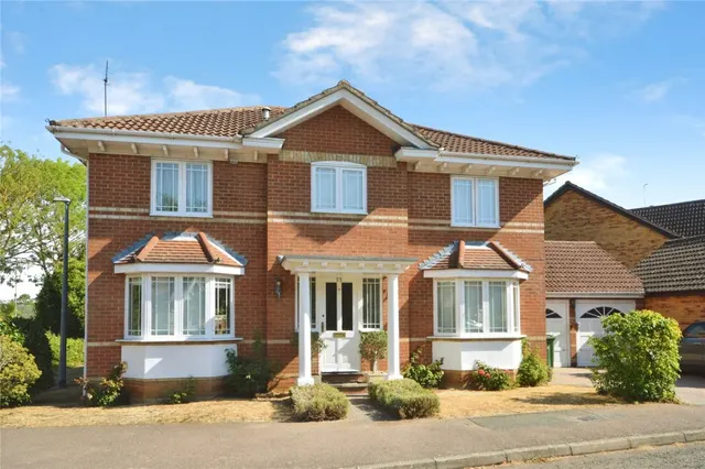 House Under Offer with 4 bedrooms in Leigh Drive, Elsenham, CM22, photo 1