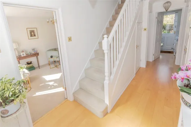 House Under Offer with 4 bedrooms in Leigh Drive, Elsenham, CM22, photo 2