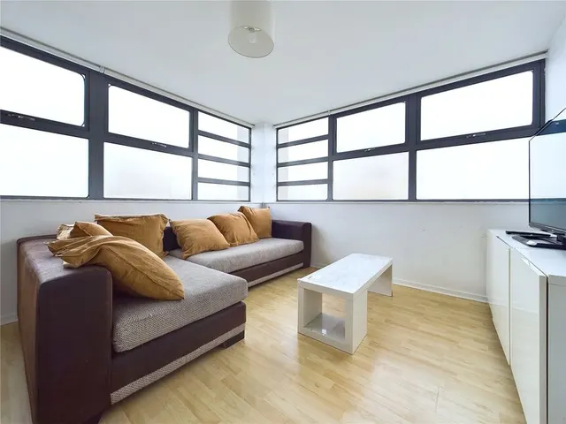 Photo 3 — Romford Road, Forest Gate, E7