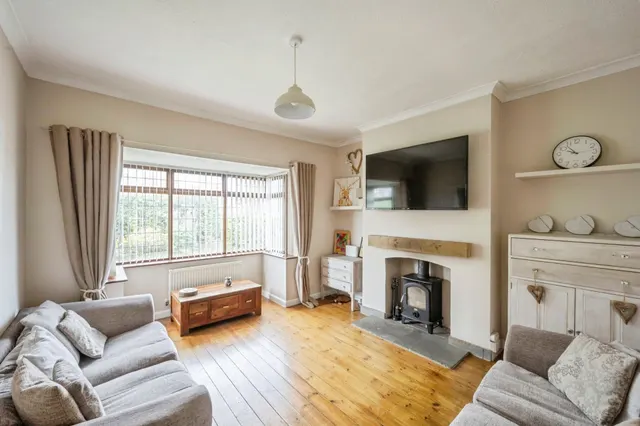 Photo 3 — Southfield Road, Thorne, DONCASTER
