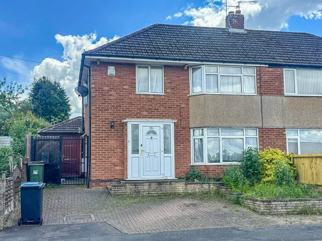 Seagrave Drive, Oadby, Leicester, LE2 5GJ, photo 1