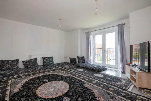 Photo 3 — Martingale Court, Manchester, Cheetham Hill, M8