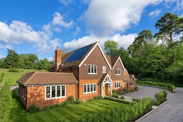 Arkell Park, Arkell Lane, Farnham, GU10, photo 1