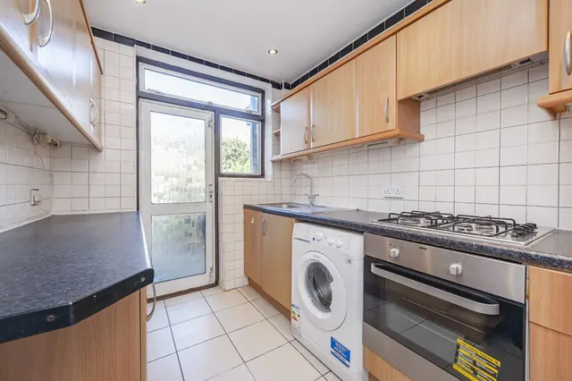 Streatham Vale, SW16, photo 3
