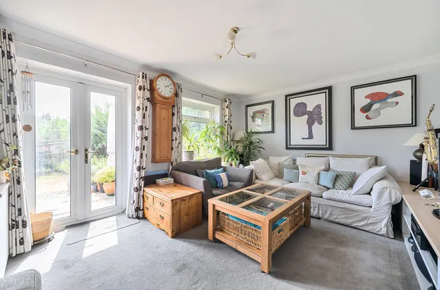 Lowden Close, Winchester, SO22, photo 2