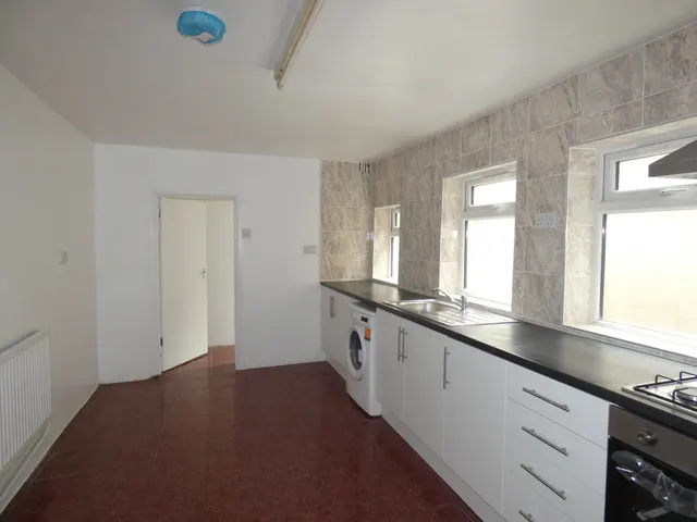 Florence Road, Southall, Greater London, Greater London, UB2 5HU, photo 1