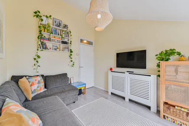 57 Evesham Walk, Myatts Fields South, London, photo 1