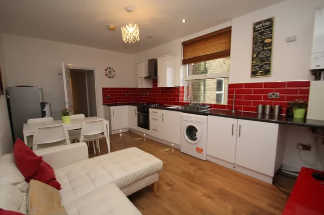 Sholebroke Avenue, Leeds, LS7, photo 3
