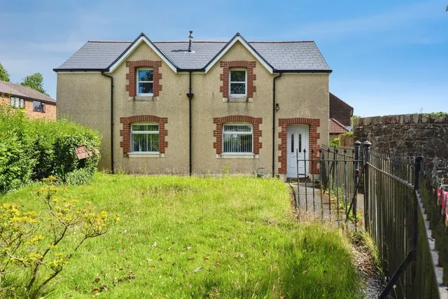 Cemetery Road, Treboeth, SA5, photo 1