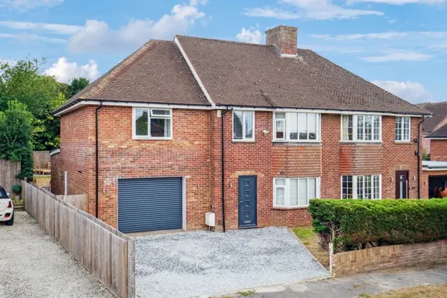 Roman Way, Bourne End SL8 5LJ, photo 1