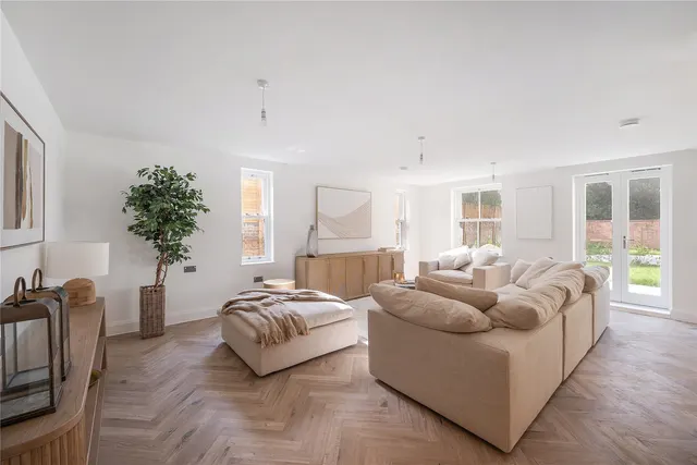 Kingston Hill, Kingston-Upon-Thames, KT2, photo 2