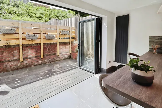 Radyr Court Close, Cardiff, CF5, photo 2