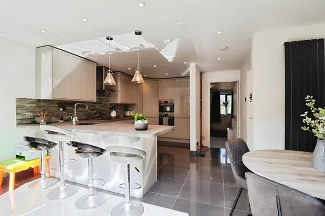 Radyr Court Close, Cardiff, CF5, photo 1