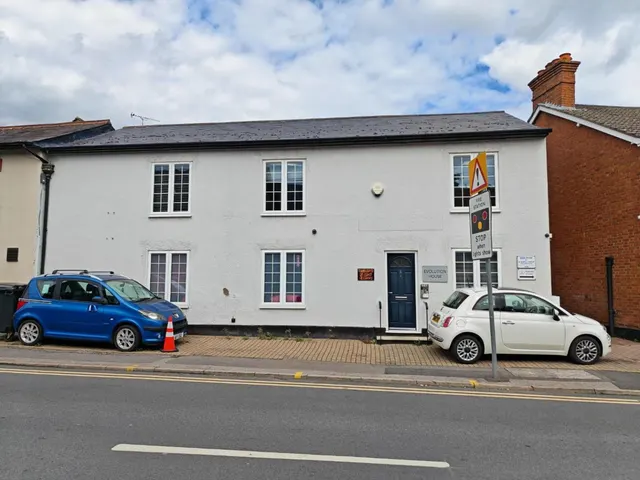 Easthampstead Road, Wokingham, photo 1
