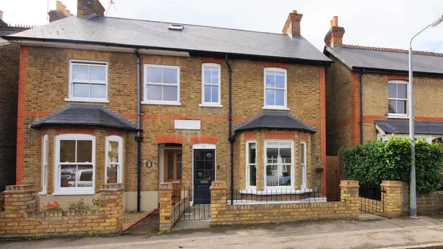 Meadow Road, Loughton, photo 1