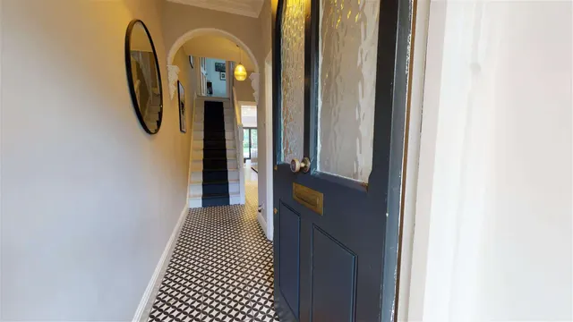 Photo 2 — Meadow Road, Loughton