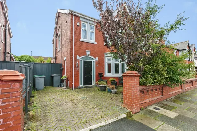 Knowsley Avenue, Blackpool, FY3, photo 1