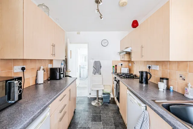 Netherfield Avenue, Eastbourne, BN23, photo 3