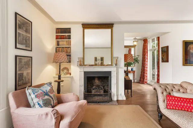 Hillgate Place, Kensington, London, W8 7SS, photo 1