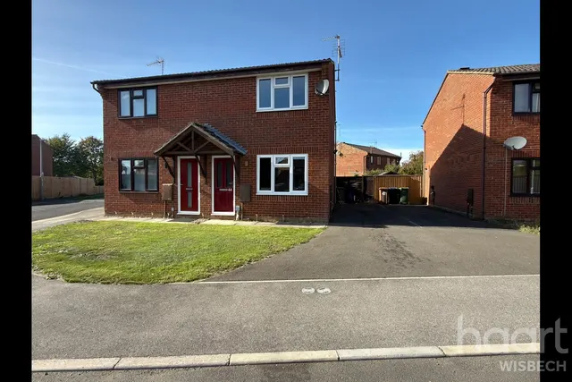 Henry Warby Avenue, Elm, PE14, photo 1