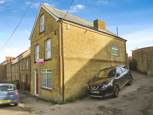 Hermitage Street, Crewkerne, photo 1