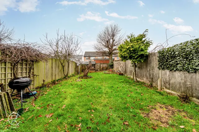 Photo 3 — Beechwood Avenue, Greenford, Middlesex, Greater London, UB6 9UD