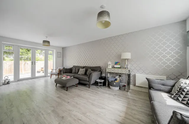 Cotswold Close, Four Marks, GU34, photo 2