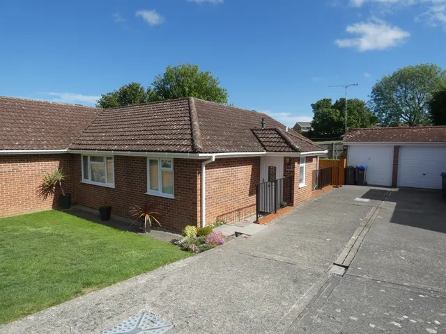 Raleigh Crescent, Amesbury, Salisbury, photo 1