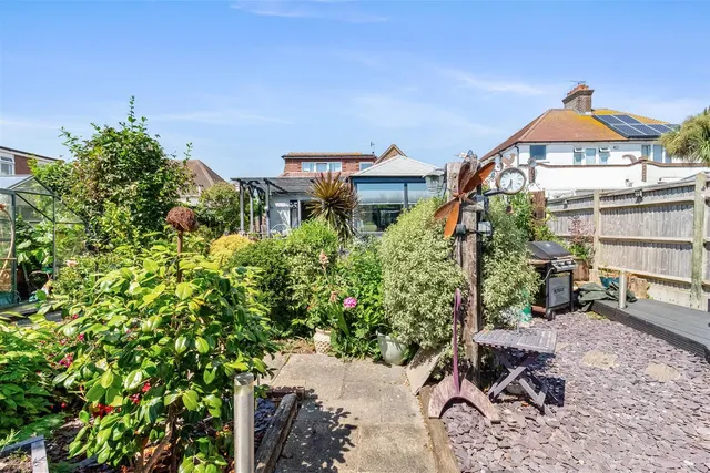 Photo 2 — Brook Barn Way, Goring-By-Sea, Worthing