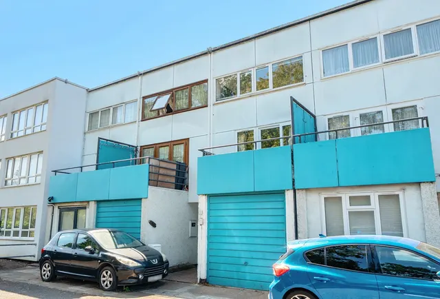 Huntingdon Close, Mitcham, CR4 1XL, photo 1