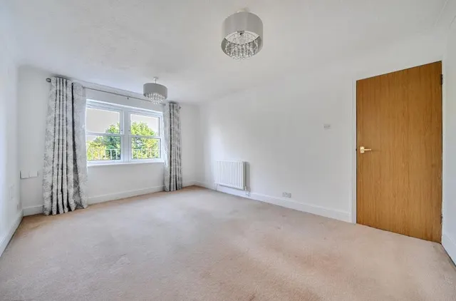 Elm Road, Redhill, RH1, photo 2