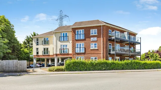 Park Avenue, Bushey, WD23, photo 1