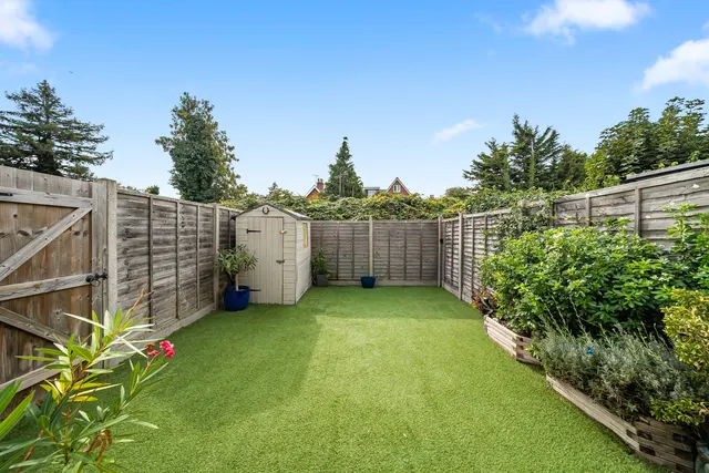 Alexandra Road, Addlestone, KT15, photo 3