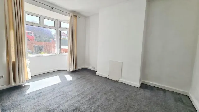 Wokingham Road, Earley, RG6, photo 2
