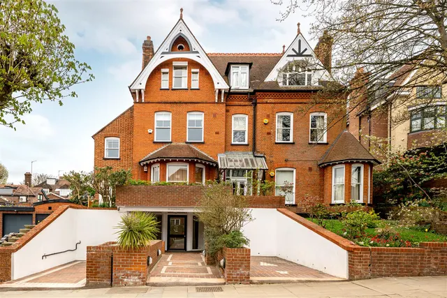 Photo 2 — Redington Road, Hampstead, London, NW3 7RB