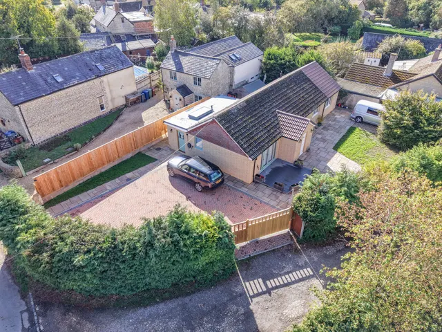 Juniper Hill, Brackley, photo 1