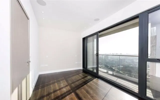 Finchley Road, Swiss Cottage, NW3, photo 2