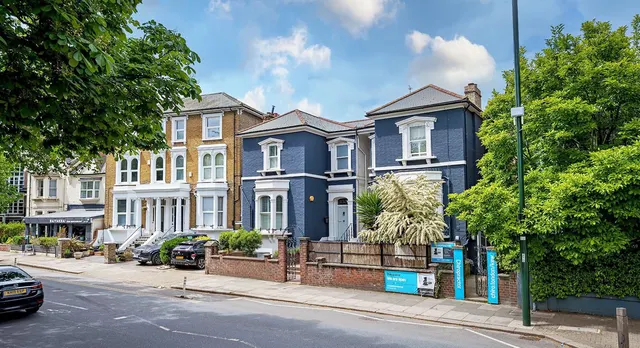 Photo 2 — Kew Road, Richmond, Greater London, TW9
