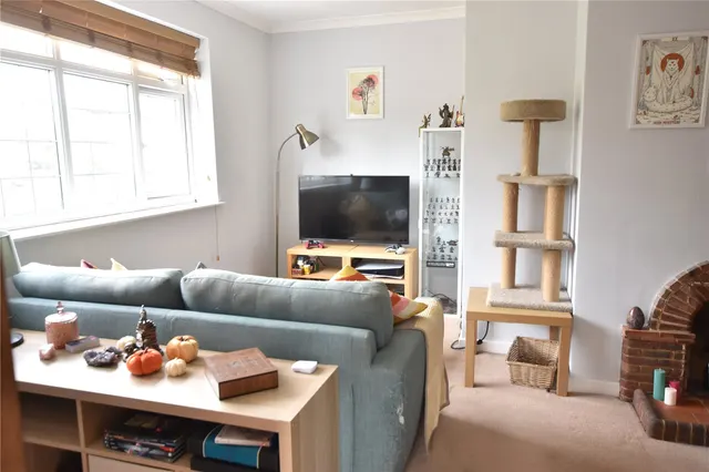 Epsom Road, Epsom, KT17, photo 2