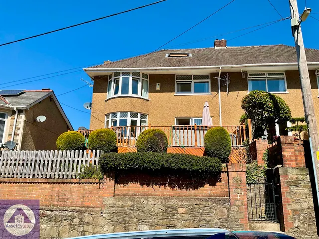 Cwm Cottage Road, Abertillery, photo 1