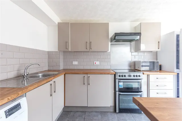 Frenchay Park Road, Frenchay, BS16, photo 3