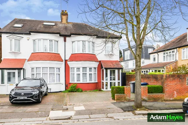Limes Avenue, North Finchley, N12, photo 1