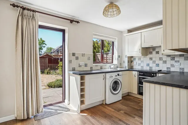 Frank Lunnon Close, Bourne End, SL8, photo 2