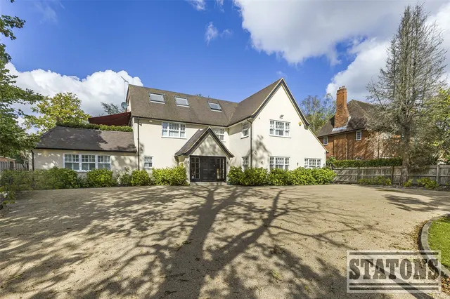 Photo 2 — Kentish Lane, Brookmans Park, Hertfordshire, AL9 6NG