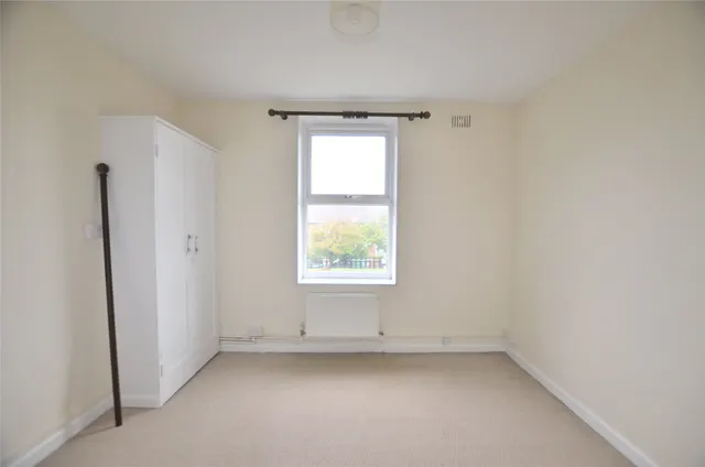 Photo 2 — Twyford Road, Carshalton, SM5 1QB